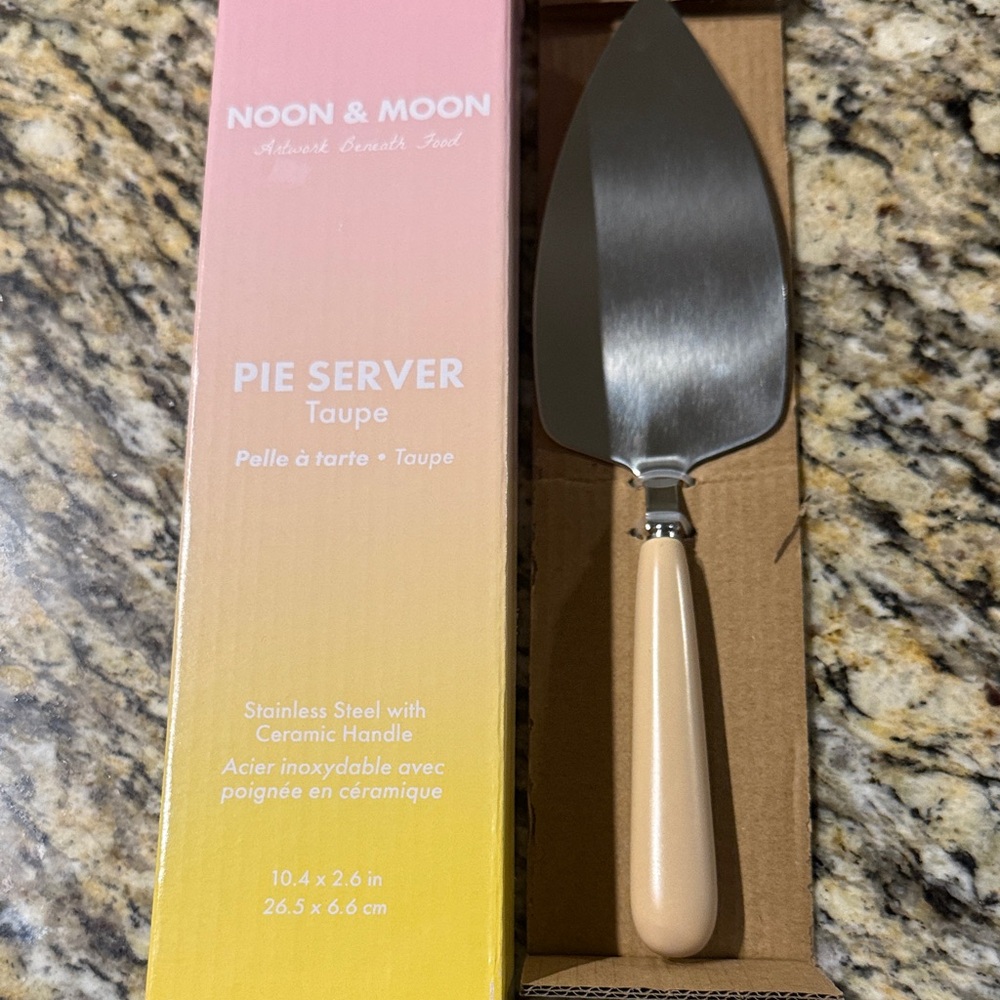 Noon & Moon 
Taupe Pie Server with Ceramic Handle
New
